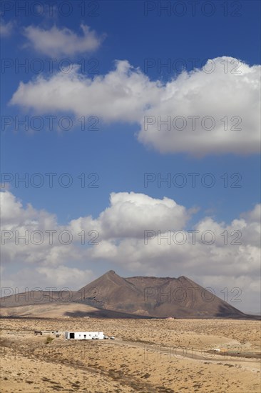 The former volcano Caldera de Gairia