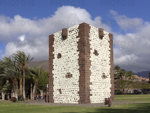 Torre del Conde tower