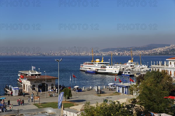 Port in Bueyuekada