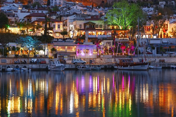 Restaurants alongside the harbour