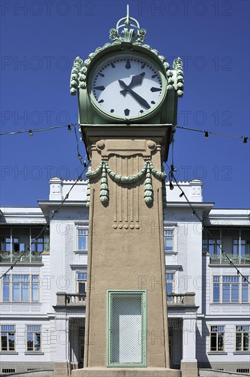 Large Viennese Art Nouveau standing clock