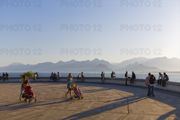 Evening atmosphere with view of the Taurus mountains