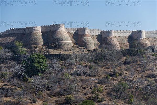 Fortified wall