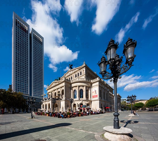 Opernplatz square and Alte Oper