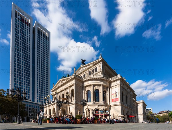 Opernplatz square and Alte Oper