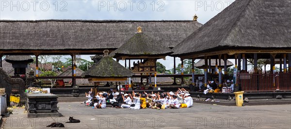 Congregation of worshippers