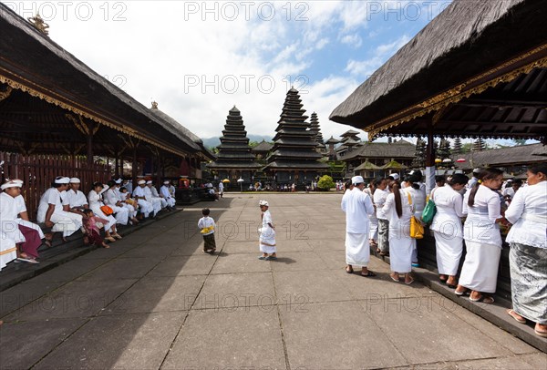 Congregation of worshippers