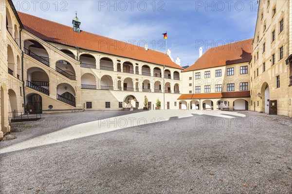 Courtyard with the Duernitz trakt