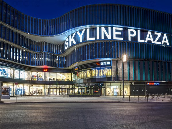 New shopping center Skyline Plaza