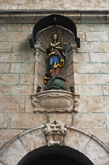 Sculpture of Mary Immaculata above the entrance portal of the Laeutturm