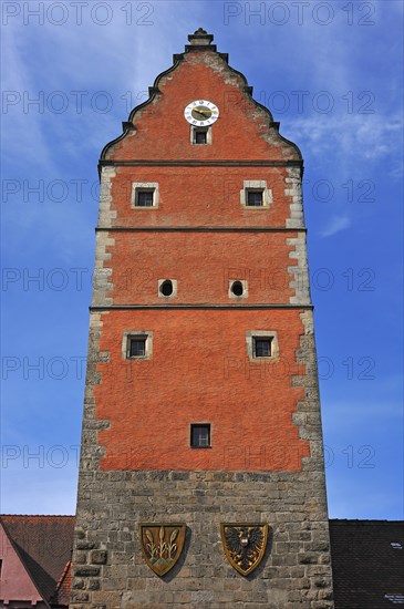 Upper part of the Woernitz Gate with the city and the national coat of arms