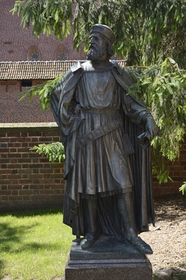 Statue of the Grand Master of the Teutonic Knights