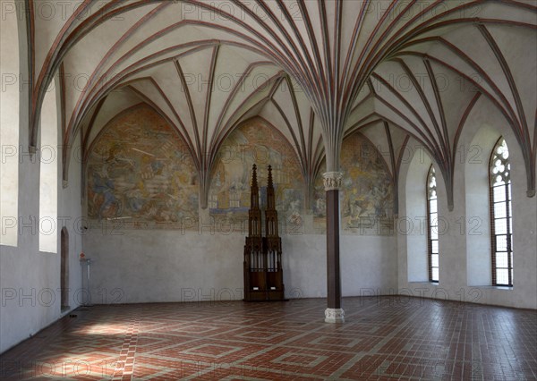 Room in the Middle Castle