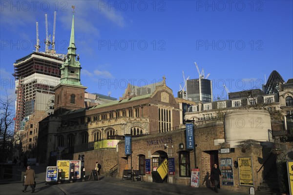 All Hallows by the Tower Church in front of the high-rise construction site of 20 Fenchurch Street