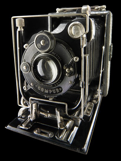 Zeiss Contessa Nettel folding roll film camera