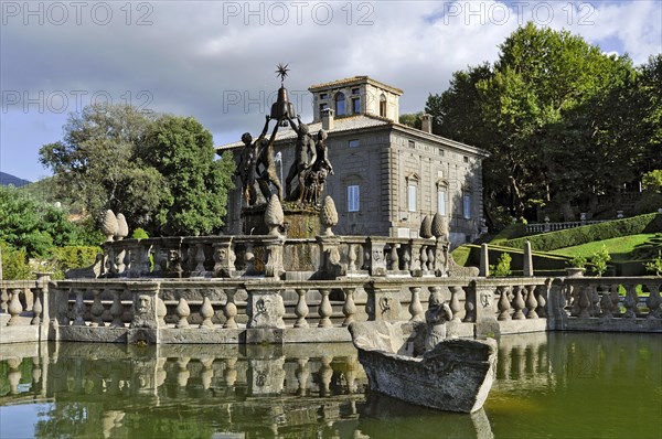 Fontana del Quadrato o dei Mori or Fountain of the Four Moors