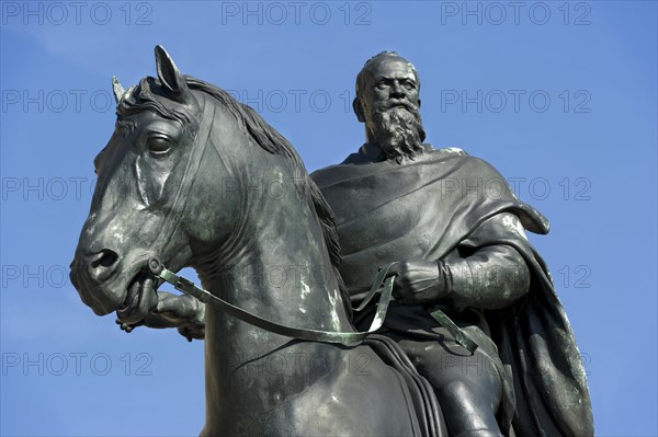 Bronze equestrian statue of Prince Regent Luitpolt by Adolf von Hildebrand and Theodor Georgii