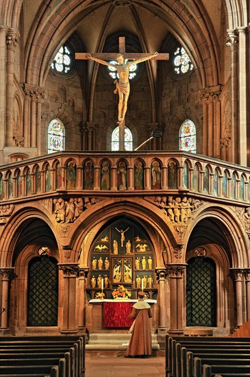 Nave with rood screen