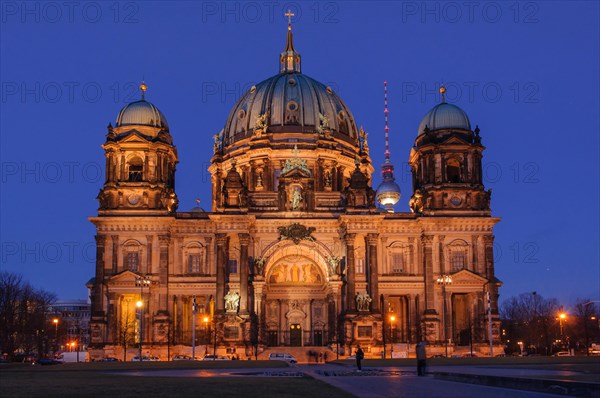 Berlin Cathedral at dusk