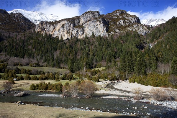 Mountain landscape in the Valle de Bujaruelo