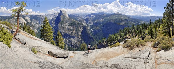 Glacier Point with views of Yosemite Valley with the Half Dome