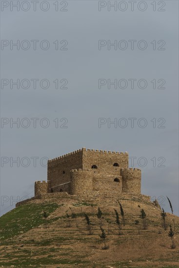 Khanzad Castle