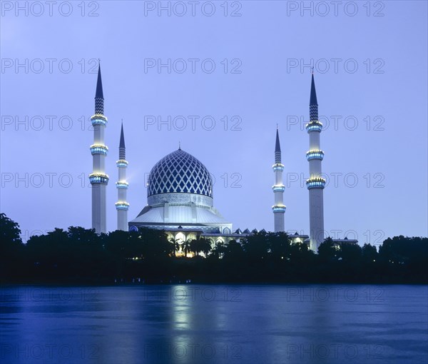 Sultan Salahuddin Abdul Aziz Shah Mosque