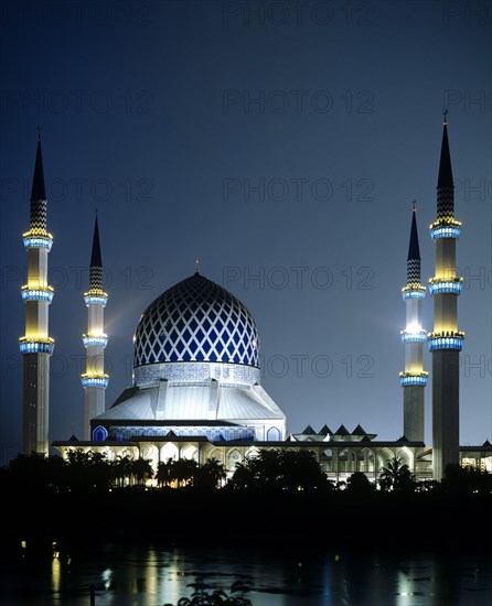 Sultan Salahuddin Abdul Aziz Shah Mosque