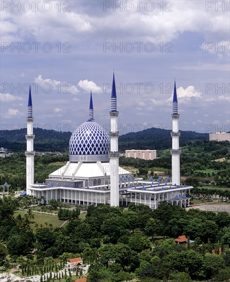 Sultan Salahuddin Abdul Aziz Shah Mosque