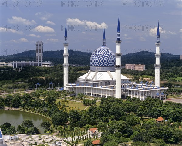 Sultan Salahuddin Abdul Aziz Shah Mosque