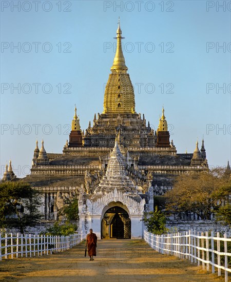 Monk in front of Ananda Temple