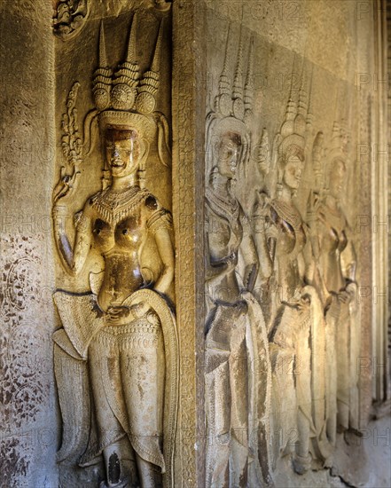 Apsara dancers