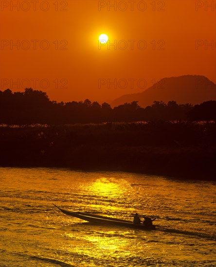 Ruea Hang Yao or long tail boat