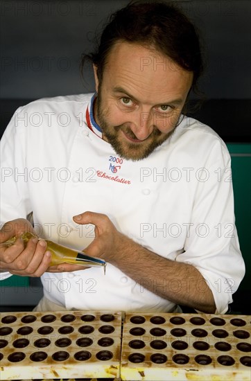 Chocolatier Patrick Roger producing 'honey chocolates'