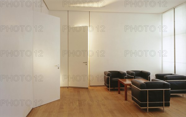 Anteroom with a sitting area