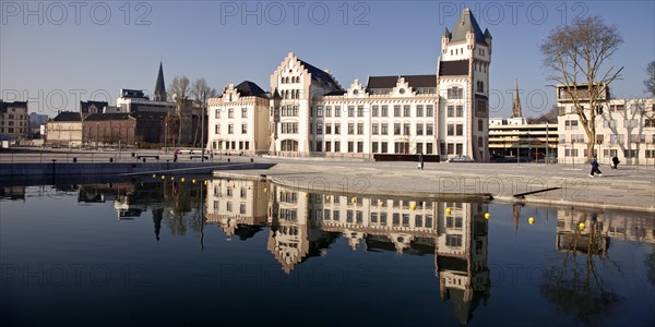 Phoenix-See lake and Hoerder Burg Castle