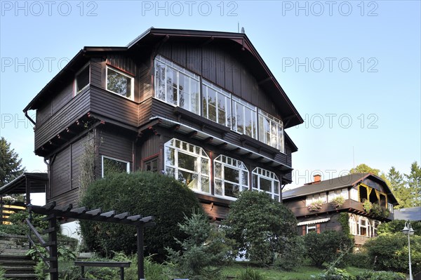 Mansion in the Waldvillenkolonie district