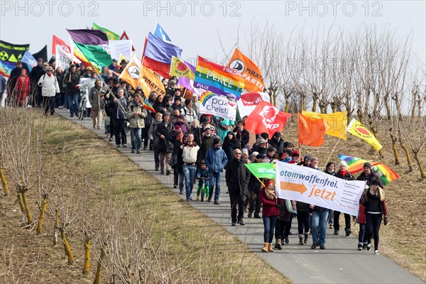 Easter peace demonstration at the aerodrome in Buechel