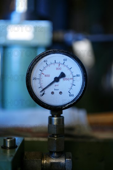 Industrial pressure gauge