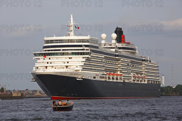 Cruise ship Queen Elizabeth sailing from the Port of Hamburg