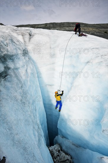 Mountaineers abseiling