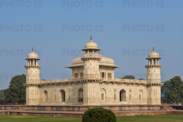 Islamic mausoleum