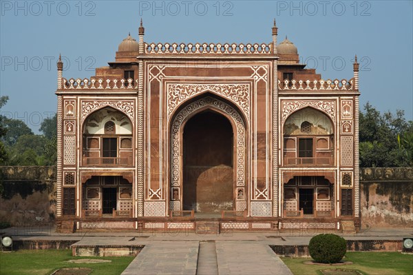 Gate building with red sandstone slabs and delicate marble inlays to the Islamic mausoleum of I'timad-ud-Daulah