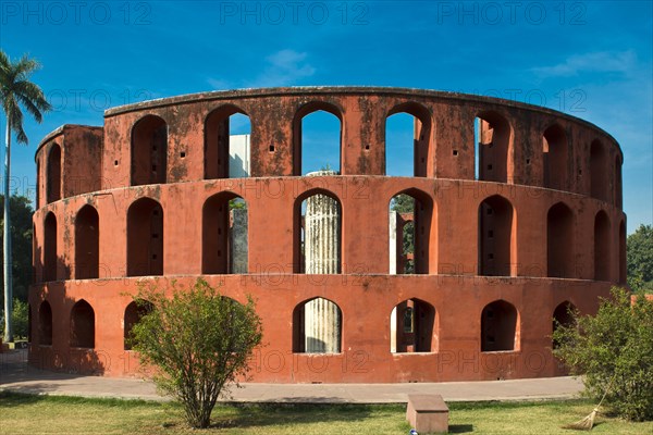 Oversized astronomical observation instrument of the observatory of Jantar Mantar