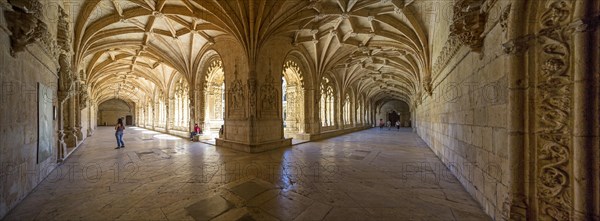 Manueline cloister by João de Castilho