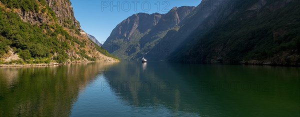 Excursion boat on the Aurlandsfjord