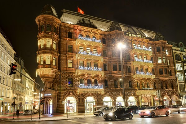 Hamburger Hof with Christmas lights on Jungfernstieg