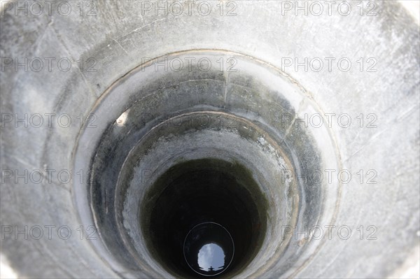 Well shaft made of concrete pipes