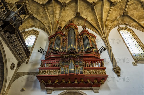 Baroque pipe organ