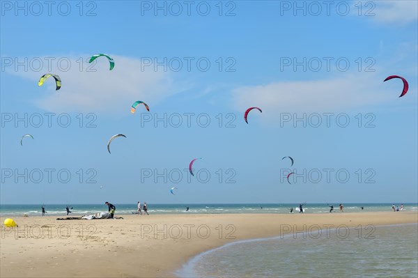 Kite surfers on Wissant Beach